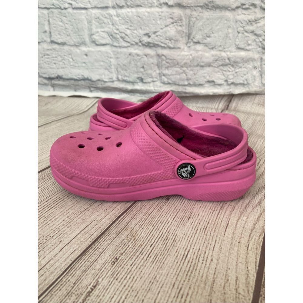 Crocs fur lined claasic clogs w/back strap pink girls C11 - Picture 2 of 8